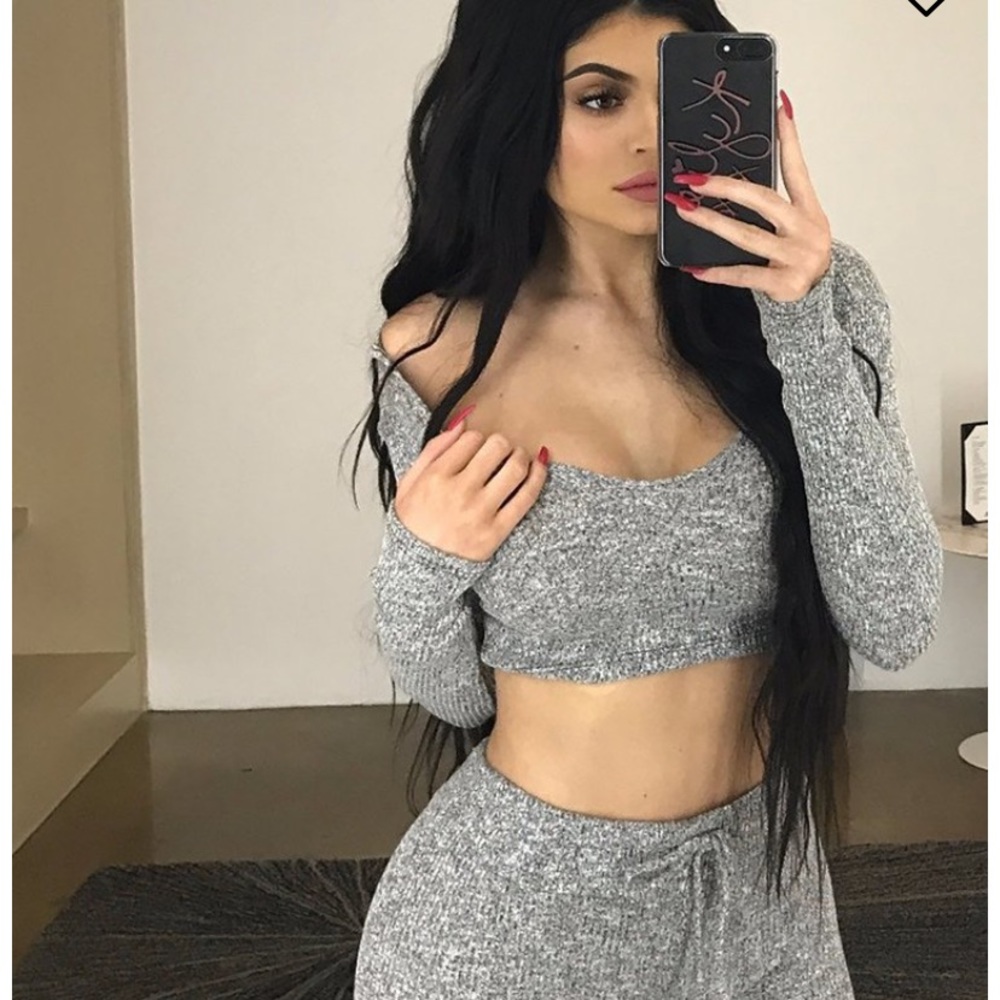 NWOT Wanderlust Grey Jogger Set By Kylie Jenner